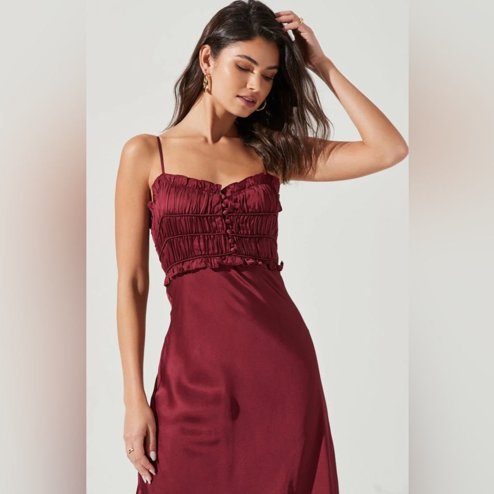 Astr the Label Zola Wine Burgundy Midi Dress